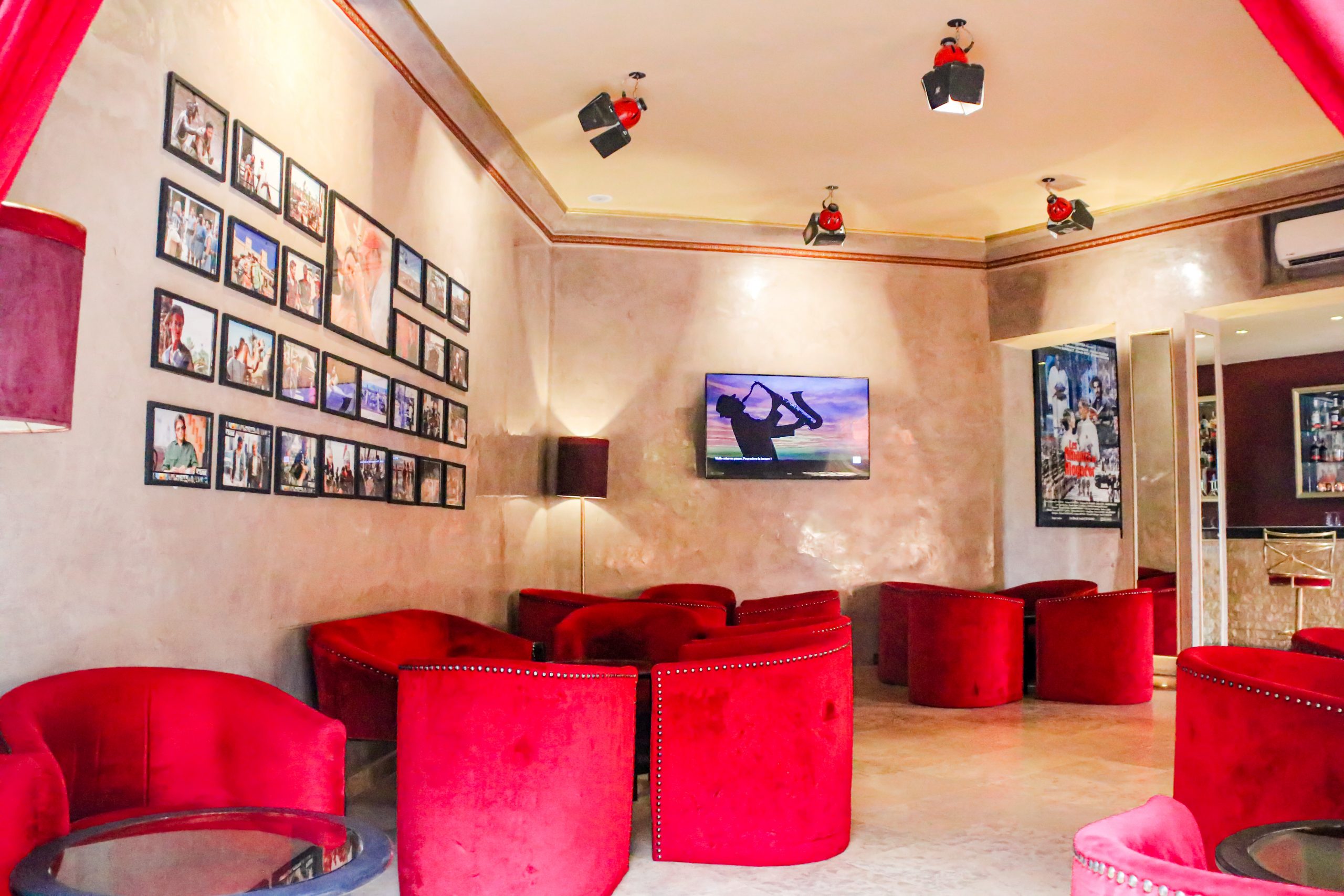 ”RED CARPET” BAR Oscar Hotel